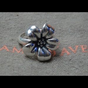 James Avery Retired flower ring sz 6.5